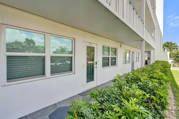 1112 Oakridge #1112, Deerfield Beach, FL 33442
