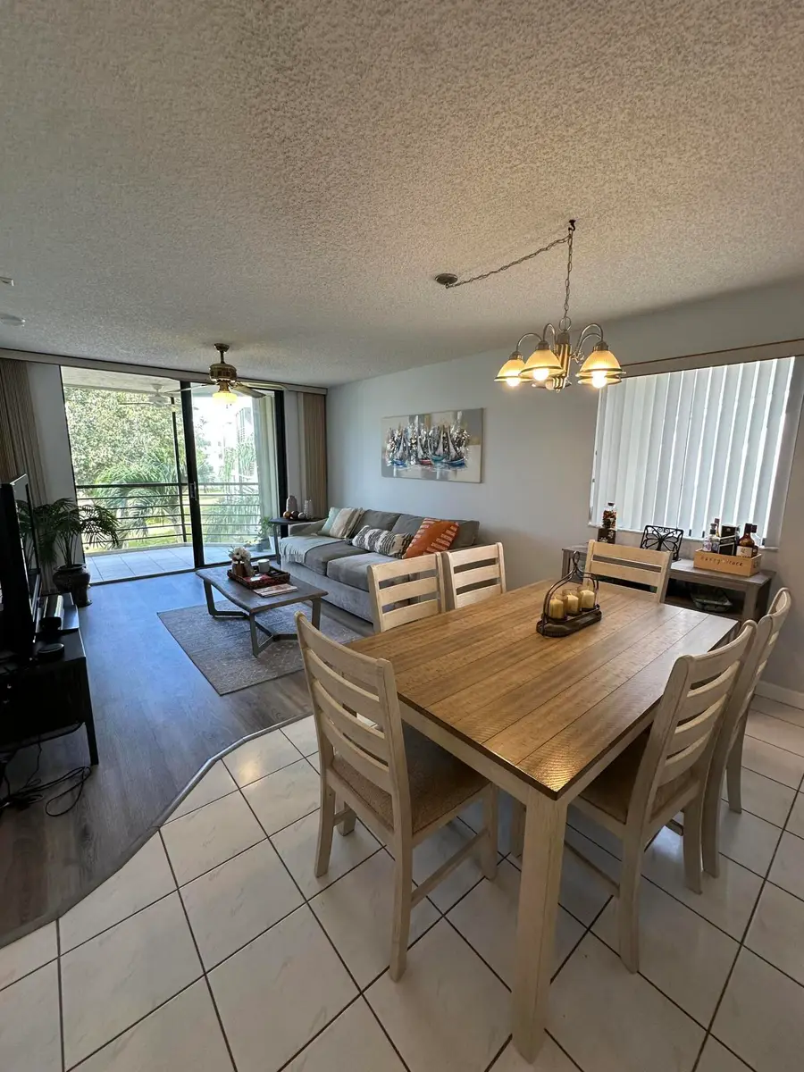 3138 Via Poinciana #317, Lake Worth, FL 33480 - #3