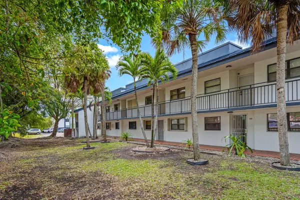 510 W Park Drive #104-3, Miami, FL 33172