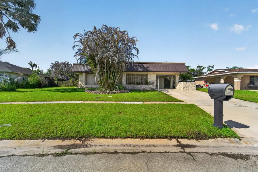 214 NE Camelot Drive, Port Saint Lucie, FL 34983 - #3