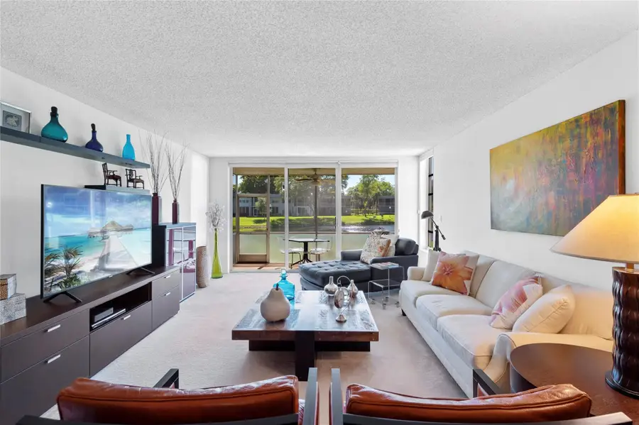 4240 Oaks Terrace #105, Pompano Beach, FL 33069 - #2