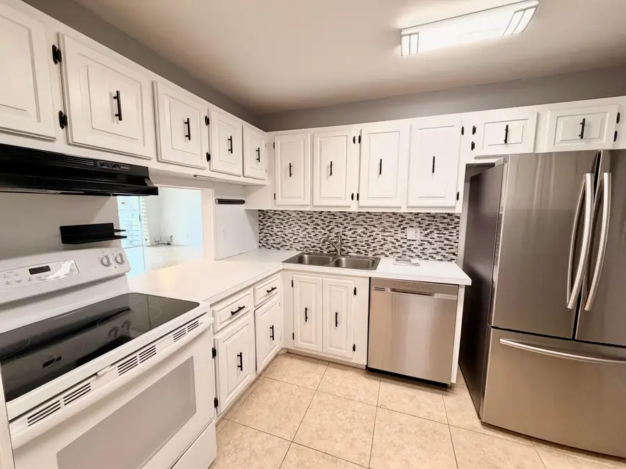120 Lake Evelyn Drive, West Palm Beach, FL 33411 - #3