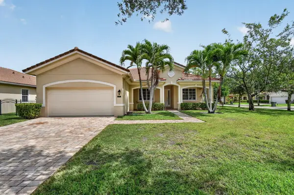 6810 Osage Circle, Greenacres, FL 33413
