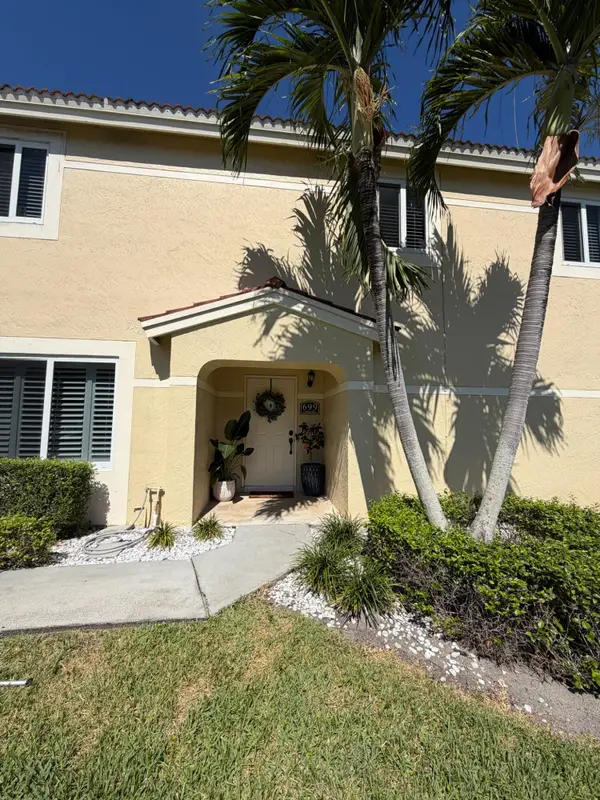 699 Deer Creek Corona Way, Deerfield Beach, FL 33442