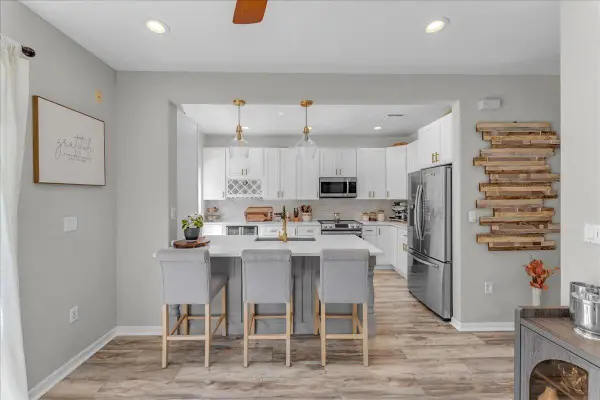 128 Lake Monterey Circle, Boynton Beach, FL 33426
