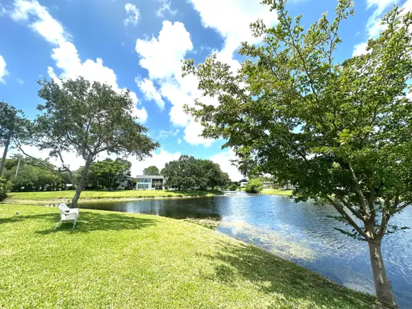 2060 Harwood E #2060, Deerfield Beach, FL 33442
