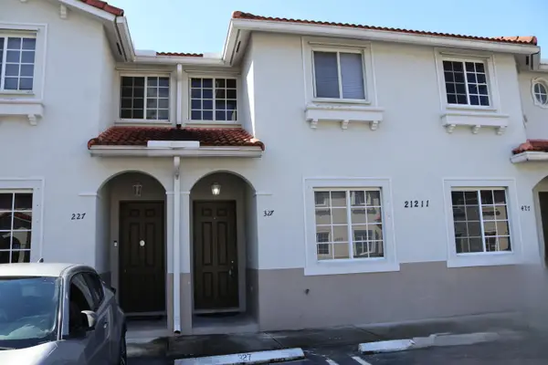 21211 NW 14th Place #3-27, Miami Gardens, FL 33169