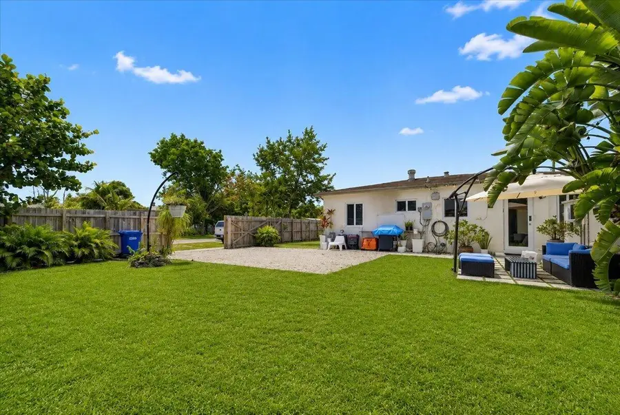 995 NE 156th Terrace, North Miami Beach, FL 33162 - #3
