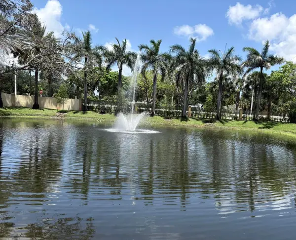 203 S Santa Catalina Circle #203, North Lauderdale, FL 33068