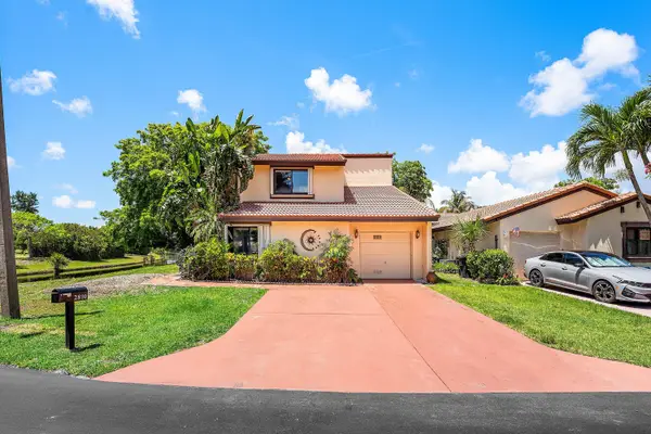2810 Sand Pines Court, Lake Worth, FL 33462
