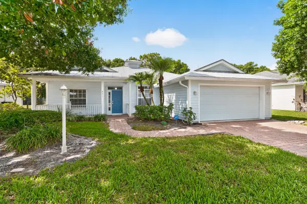 631 NE Muskrat Run, Port St Lucie, FL 34983