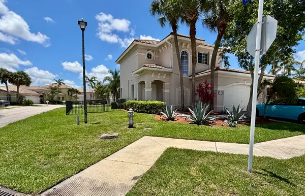 8586 White, West Palm Beach, FL 33411