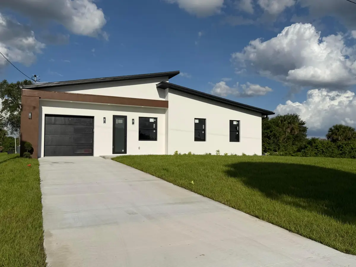 515 Kingsbury Lane, Lehigh Acres, FL 33974 - #1