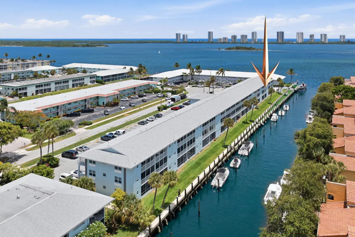 120 Lehane Terrace #202, North Palm Beach, FL 33408 - #1