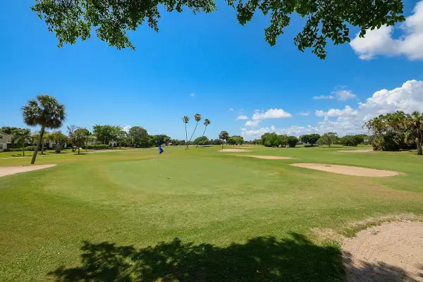 5954 SE Franklin Place, Hobe Sound, FL 33455