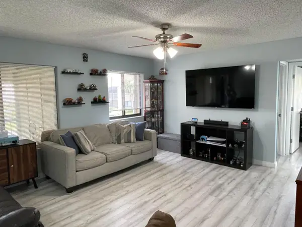 536 Shady Pine Way #A2, Greenacres, FL 33415