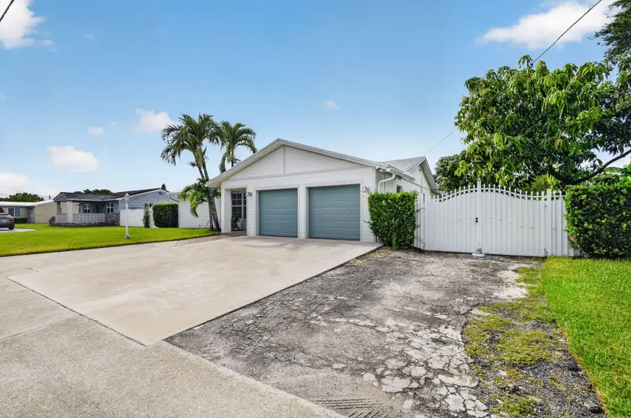 2277 Summit Boulevard, West Palm Beach, FL 33406 - #3