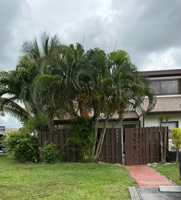 1823 Abbey Road, West Palm Beach, FL 33415