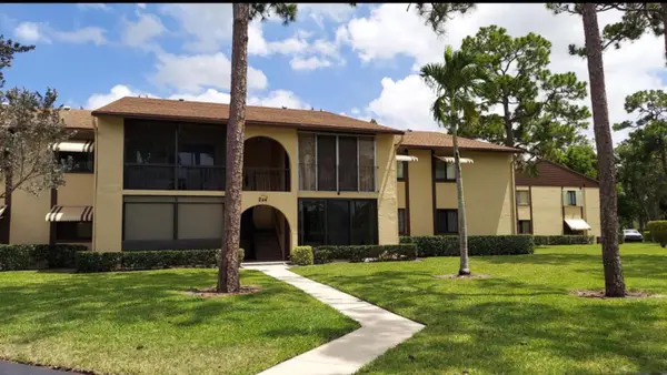 234 Pine Hov #D-1, Greenacres, FL 33463