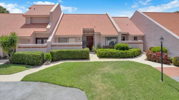 3535 SE Sandpiper Circle, Port St Lucie, FL 34952