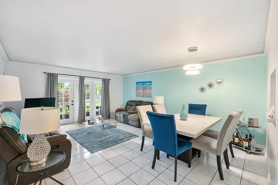 219 NE 14th Avenue #107, Hallandale Beach, FL 33009 - #3