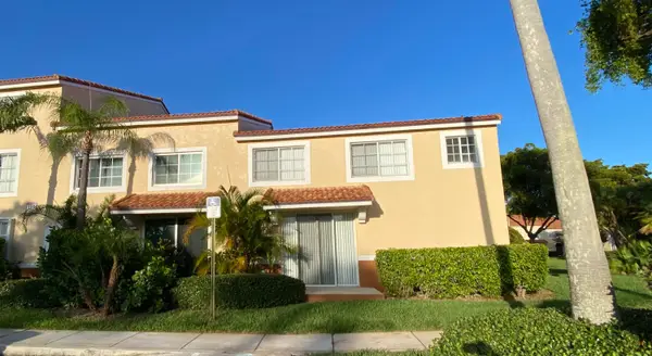 117 Yacht Club Way #111, Hypoluxo, FL 33462