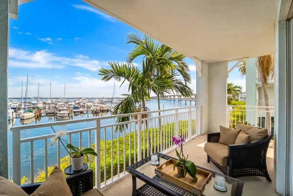875 NW Flagler Avenue #203, Stuart, FL 34994