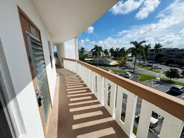 4075 Cornwall D, Boca Raton, FL 33434