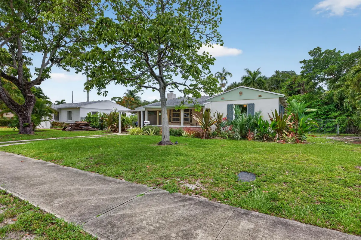 841 SW 18th Court, Fort Lauderdale, FL 33315 - #1