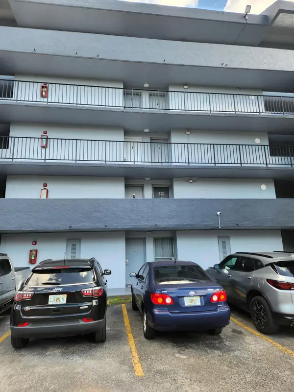 210 Fontainebleau Boulevard #311, Miami, FL 33172