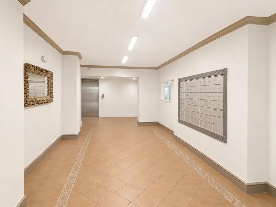 711 N Pine Island Road #204, Plantation, FL 33324 - #2