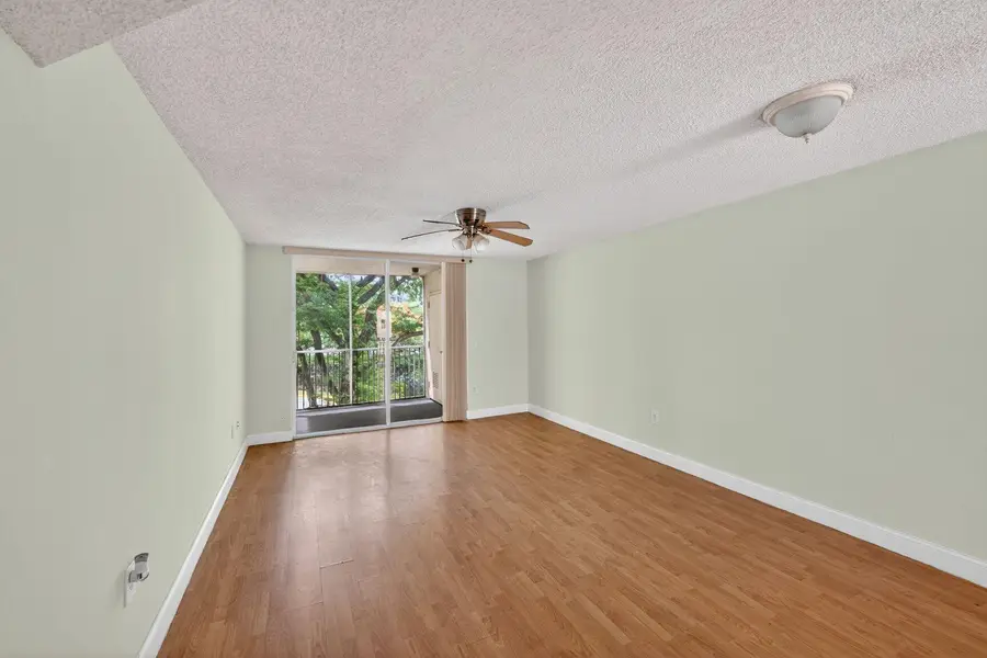 8373 Lake Drive #Apt 307, Doral, FL 33166 - #3