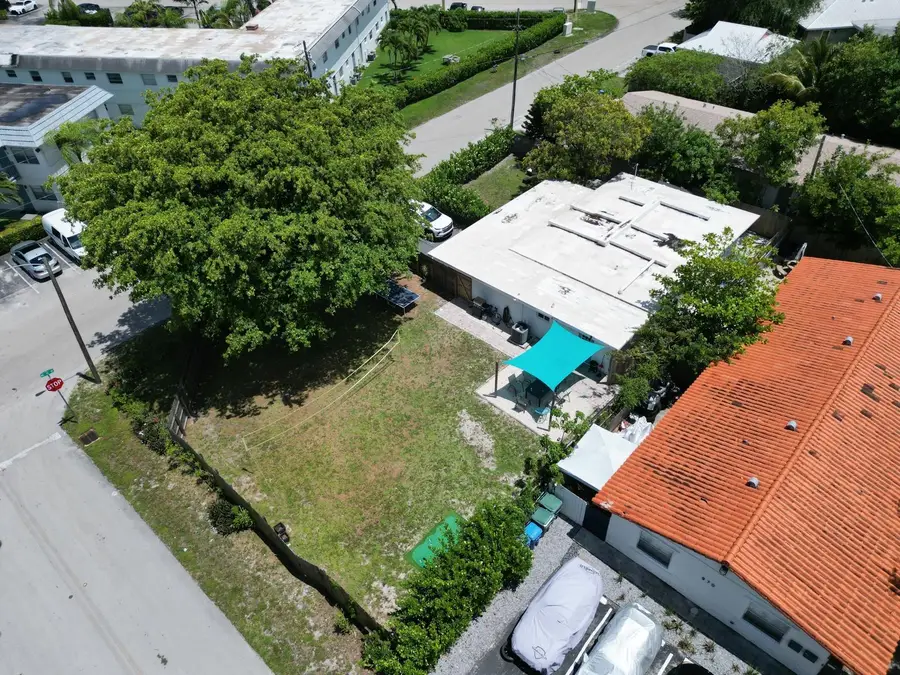 3961 NE 10th Avenue, Oakland Park, FL 33334 - #2