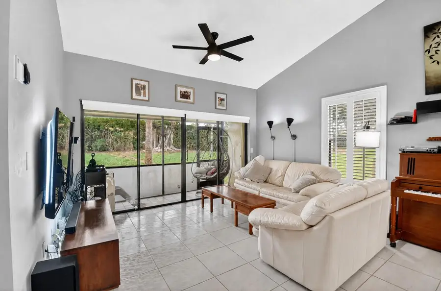 14 Via De Casas Sur #104, Boynton Beach, FL 33426 - #2