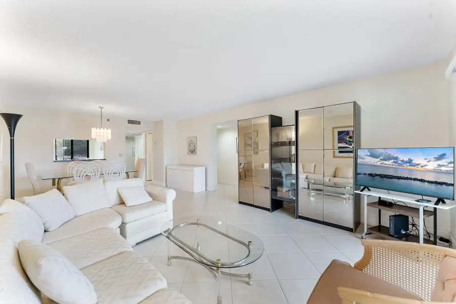7260 Kinghurst Drive #205, Delray Beach, FL 33446 - #3