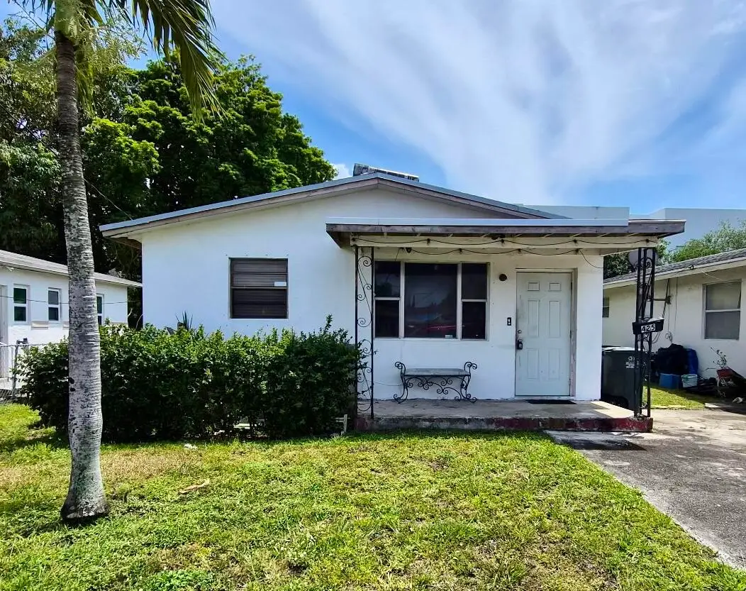425 NW 6th Street, Hallandale Beach, FL 33009 - #1
