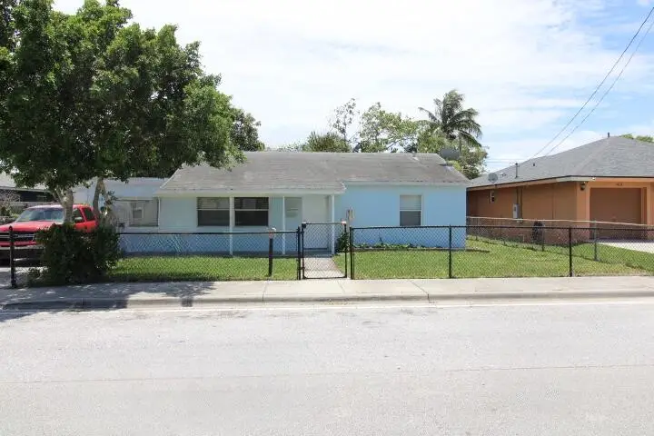 1417 W 32nd Street, Riviera Beach, FL 33404 - #2