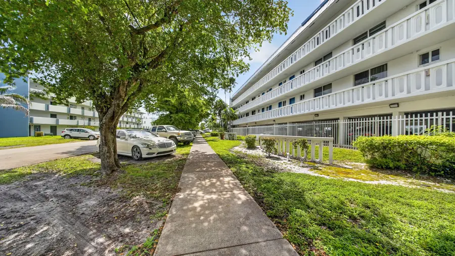 1100 NE 191st Street #44, Miami, FL 33179 - #3