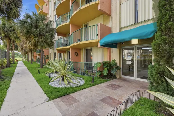 9360 Fontainebleau Boulevard #Apt 310, Miami, FL 33172