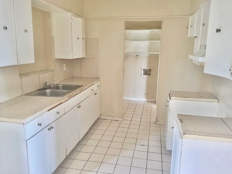 1216 Giller Avenue, Mangonia Park, FL 33407 - #3