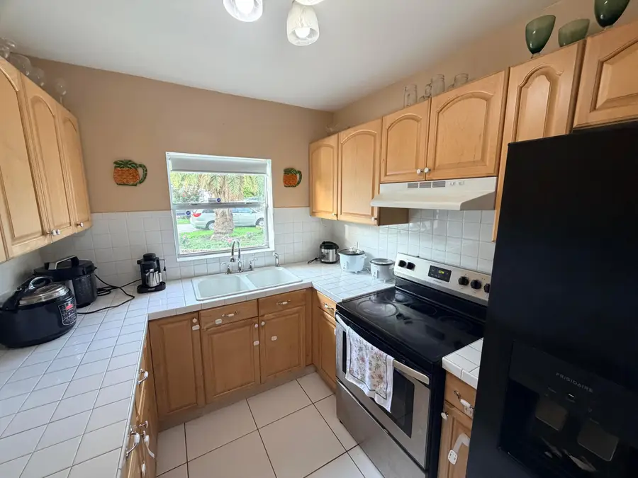 208 NW Avenue H Place, Belle Glade, FL 33430 - #3