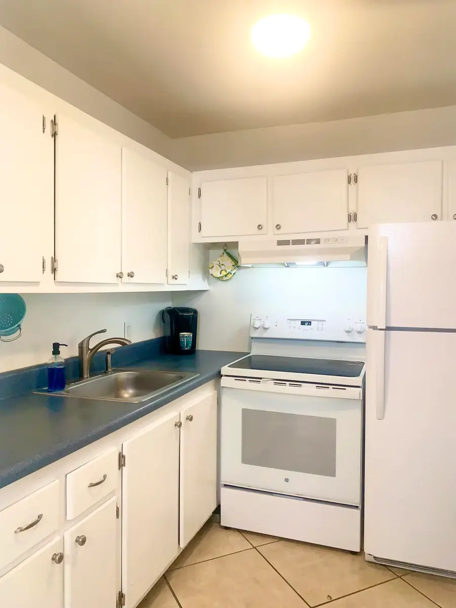 123 Canterbury E, West Palm Beach, FL 33417 - #3