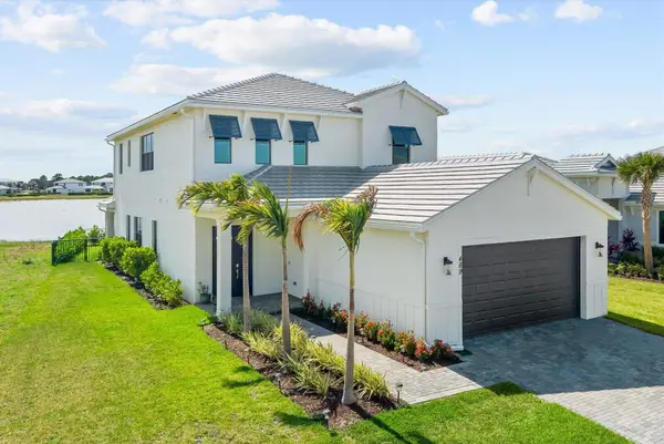 489 SE Fascino Circle, Port St Lucie, FL 34984
