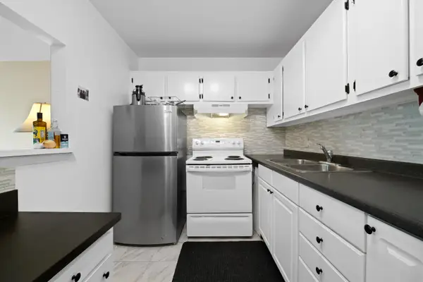 170 Canterbury H, West Palm Beach, FL 33417