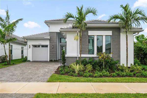 13128 Feathering Way, Palm Beach Gardens, FL 33412