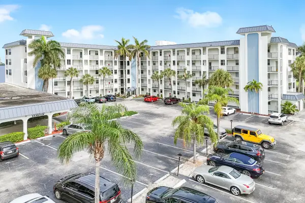 100 Paradise Harbour Boulevard #211, North Palm Beach, FL 33408
