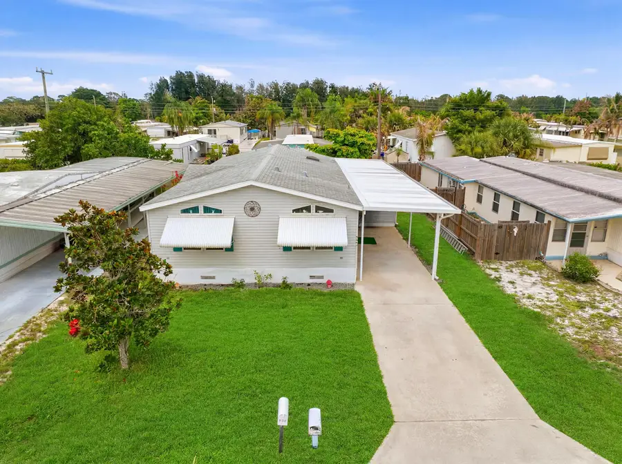 8355 SE Wren Avenue, Hobe Sound, FL 33455 - #2