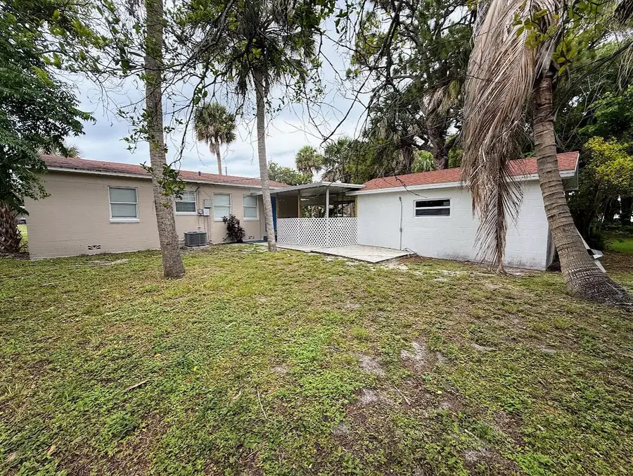 1010 Mayflower Road, Fort Pierce, FL 34950 - #3