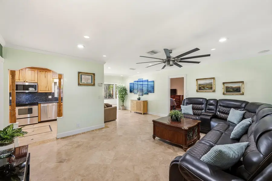 390 SE 12th Avenue, Pompano Beach, FL 33060 - #2