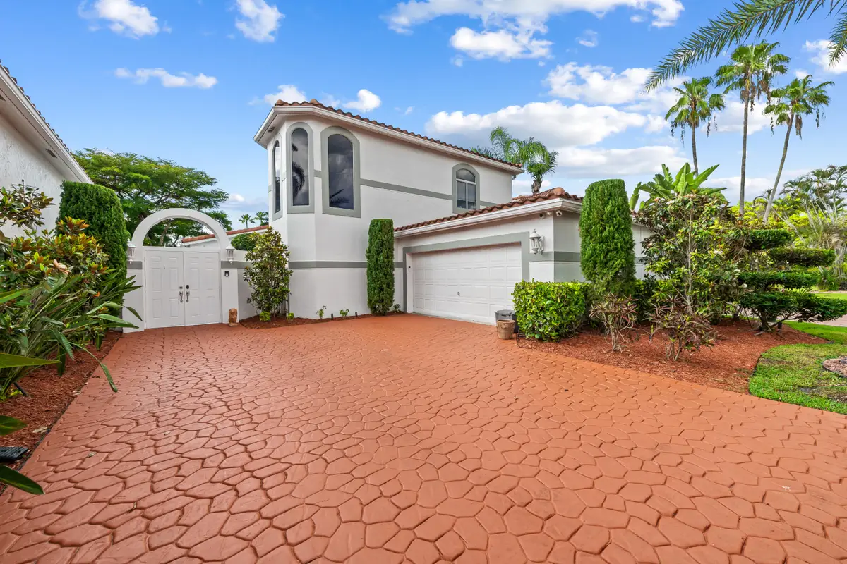 980 Bel Aire Drive West, Pembroke Pines, FL 33027 - #1